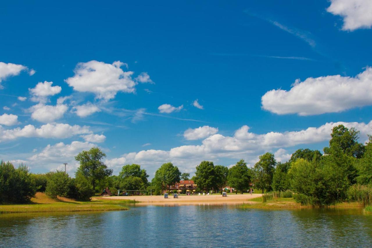 Ferienpark Mecklenburg Ziegendorf ภายนอก รูปภาพ